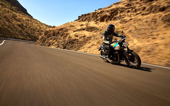Verleihmotorrad Triumph Speed Twin 900 vom Händler TRIUMPH Chemnitz Böttger und Budach OHG - Bild 7 Verleihmotorrad Triumph Speed Twin 900 vom Händler TRIUMPH Chemnitz Böttger und Budach OHG - Bild 7