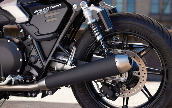 Verleihmotorrad Triumph Speed Twin 900 vom Händler TRIUMPH Chemnitz Böttger und Budach OHG - Bild 13 Verleihmotorrad Triumph Speed Twin 900 vom Händler TRIUMPH Chemnitz Böttger und Budach OHG - Bild 13