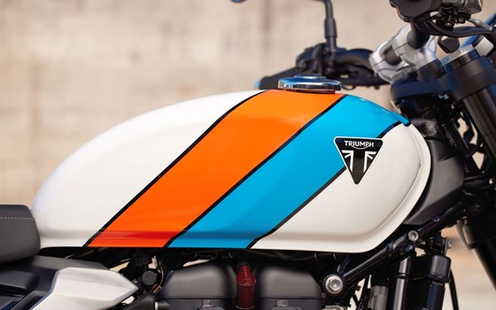 Verleihmotorrad Triumph Speed Twin 900 vom Händler TRIUMPH Chemnitz Böttger und Budach OHG - Bild 8 Verleihmotorrad Triumph Speed Twin 900 vom Händler TRIUMPH Chemnitz Böttger und Budach OHG - Bild 8