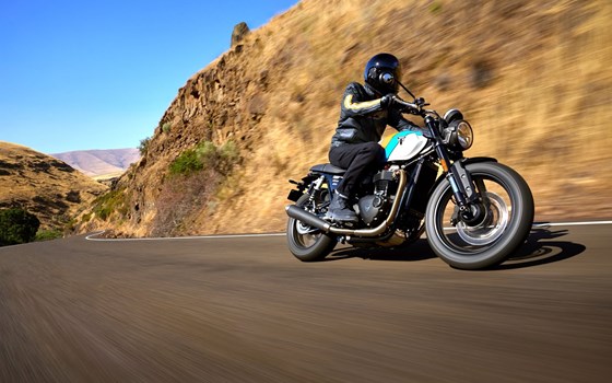 Verleihmotorrad Triumph Speed Twin 900 vom Händler TRIUMPH Chemnitz Böttger und Budach OHG - Bild 9 Verleihmotorrad Triumph Speed Twin 900 vom Händler TRIUMPH Chemnitz Böttger und Budach OHG - Bild 9