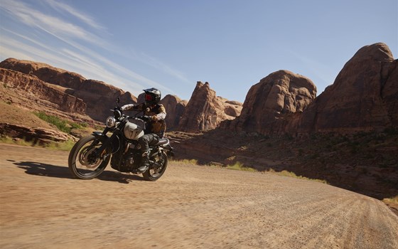 Verleihmotorrad Triumph Scrambler 1200 X vom Händler TRIUMPH Chemnitz Böttger und Budach OHG - Bild 12 Verleihmotorrad Triumph Scrambler 1200 X vom Händler TRIUMPH Chemnitz Böttger und Budach OHG - Bild 12