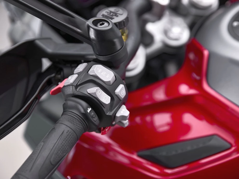 Verleihmotorrad Triumph Tiger 1200 GT Explorer vom Händler TRIUMPH Chemnitz Böttger und Budach OHG Bild 12: Verleihmotorrad Triumph Tiger 1200 GT Explorer vom Händler TRIUMPH Chemnitz Böttger und Budach OHG