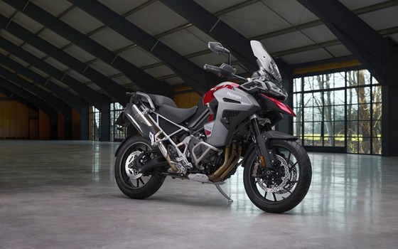 Verleihmotorrad Triumph Tiger 1200 GT Explorer vom Händler TRIUMPH Chemnitz Böttger und Budach OHG - Bild 10 Verleihmotorrad Triumph Tiger 1200 GT Explorer vom Händler TRIUMPH Chemnitz Böttger und Budach OHG - Bild 10