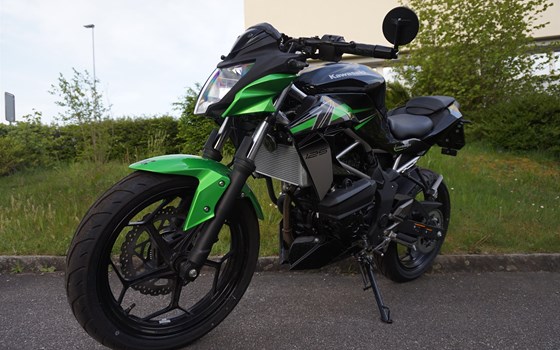 Verleihmotorrad Kawasaki Z125 vom Händler Eichenberger Zweirad-Sport - Bild 7 Verleihmotorrad Kawasaki Z125 vom Händler Eichenberger Zweirad-Sport - Bild 7