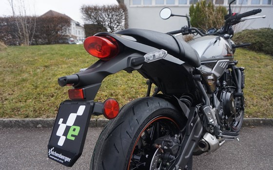 Verleihmotorrad Kawasaki Z650 RS vom Händler Eichenberger Zweirad-Sport - Bild 6 Verleihmotorrad Kawasaki Z650 RS vom Händler Eichenberger Zweirad-Sport - Bild 6