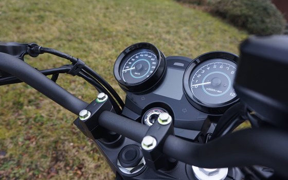 Verleihmotorrad Kawasaki Z650 RS vom Händler Eichenberger Zweirad-Sport - Bild 8 Verleihmotorrad Kawasaki Z650 RS vom Händler Eichenberger Zweirad-Sport - Bild 8