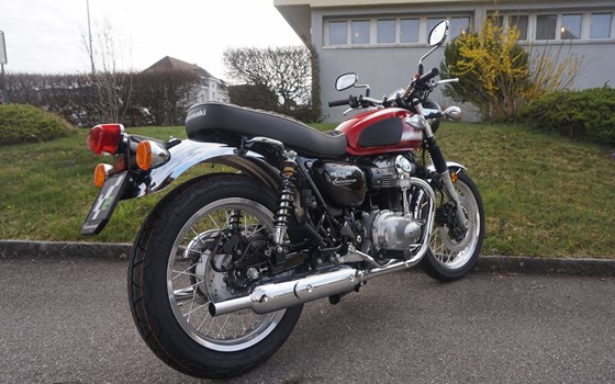 Verleihmotorrad Kawasaki W800 vom Händler Eichenberger Zweirad-Sport - Bild 4 Verleihmotorrad Kawasaki W800 vom Händler Eichenberger Zweirad-Sport - Bild 4