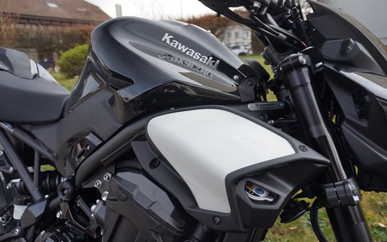 Verleihmotorrad Kawasaki Z900 vom Händler Eichenberger Zweirad-Sport - Bild 9 Verleihmotorrad Kawasaki Z900 vom Händler Eichenberger Zweirad-Sport - Bild 9