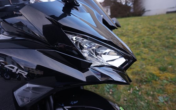 Verleihmotorrad Kawasaki Ninja ZX-4R vom Händler Eichenberger Zweirad-Sport - Bild 10 Verleihmotorrad Kawasaki Ninja ZX-4R vom Händler Eichenberger Zweirad-Sport - Bild 10
