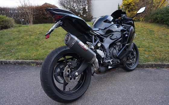 Verleihmotorrad Kawasaki Ninja ZX-4R vom Händler Eichenberger Zweirad-Sport - Bild 4 Verleihmotorrad Kawasaki Ninja ZX-4R vom Händler Eichenberger Zweirad-Sport - Bild 4