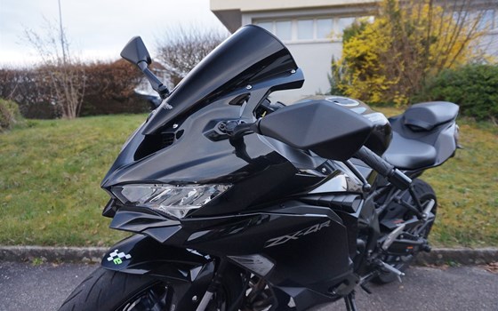 Verleihmotorrad Kawasaki Ninja ZX-4R vom Händler Eichenberger Zweirad-Sport - Bild 5 Verleihmotorrad Kawasaki Ninja ZX-4R vom Händler Eichenberger Zweirad-Sport - Bild 5