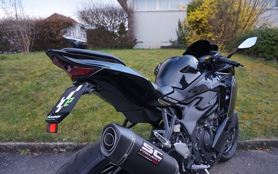 Verleihmotorrad Kawasaki Ninja ZX-4R vom Händler Eichenberger Zweirad-Sport - Bild 6 Verleihmotorrad Kawasaki Ninja ZX-4R vom Händler Eichenberger Zweirad-Sport - Bild 6