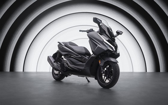 Verleihmotorrad Honda Forza 125 vom Händler Bruhy Kraftfahrzeug GmbH - Bild 12 Verleihmotorrad Honda Forza 125 vom Händler Bruhy Kraftfahrzeug GmbH - Bild 12