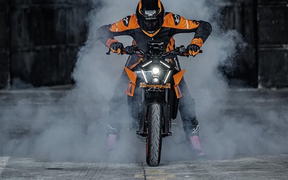 Verleihmotorrad KTM 990 Duke vom Händler Bahros Bike Bude GmbH - Bild 8 Verleihmotorrad KTM 990 Duke vom Händler Bahros Bike Bude GmbH - Bild 8