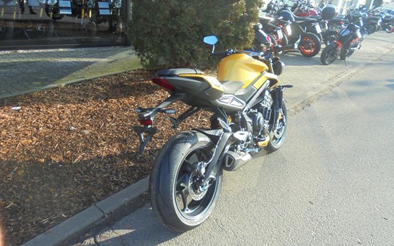 Verleihmotorrad Triumph Street Triple 765 RS vom Händler Bahros Bike Bude GmbH - Bild 3 Verleihmotorrad Triumph Street Triple 765 RS vom Händler Bahros Bike Bude GmbH - Bild 3