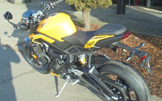 Verleihmotorrad Triumph Street Triple 765 RS vom Händler Bahros Bike Bude GmbH - Bild 7 Verleihmotorrad Triumph Street Triple 765 RS vom Händler Bahros Bike Bude GmbH - Bild 7