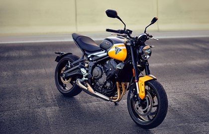 Leihmotorrad Triumph Trident 660