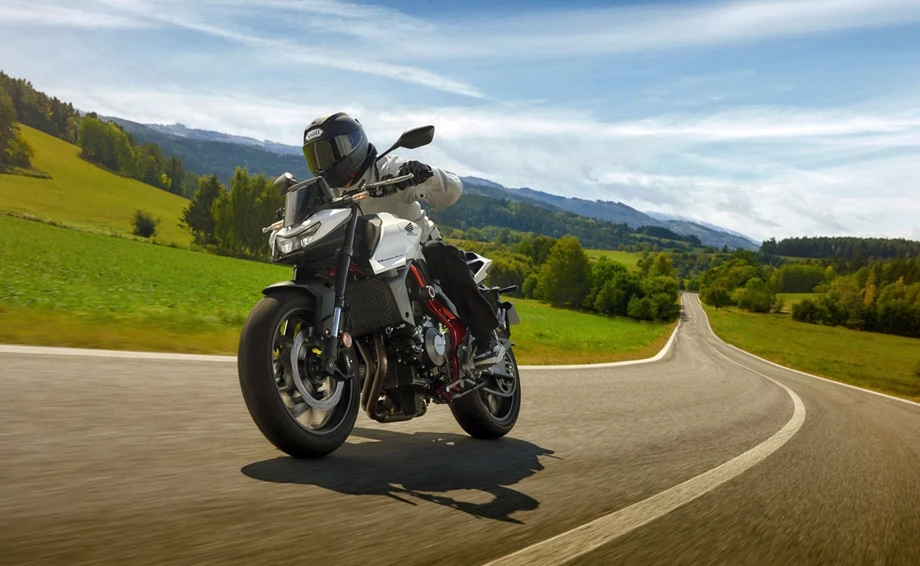 Verleihmotorrad Honda CB750 Hornet vom Händler Zweirad Brockmeyer GmbH Bild 2: Verleihmotorrad Honda CB750 Hornet vom Händler Zweirad Brockmeyer GmbH