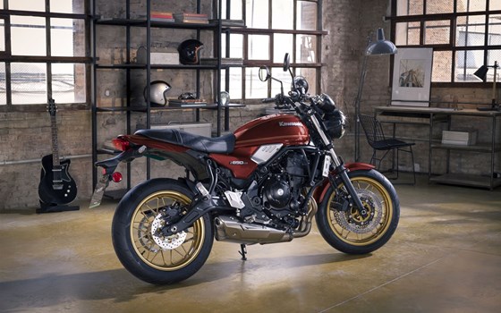 Verleihmotorrad Kawasaki Z650 RS vom Händler Zweiradcenter Schottenring - Bild 7 Verleihmotorrad Kawasaki Z650 RS vom Händler Zweiradcenter Schottenring - Bild 7