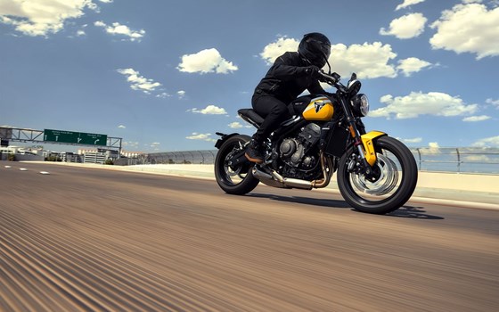 Verleihmotorrad Triumph Trident 660 vom Händler BAHROS BIKE BUDE GmbH, TRIUMPH Berlin Süd, Can-Am Berlin - Bild 1 Verleihmotorrad Triumph Trident 660 vom Händler BAHROS BIKE BUDE GmbH, TRIUMPH Berlin Süd, Can-Am Berlin - Bild 1