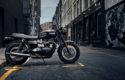 Leihmotorrad Triumph Bonneville T120 Black Leihmotorrad Triumph Bonneville T120 Black