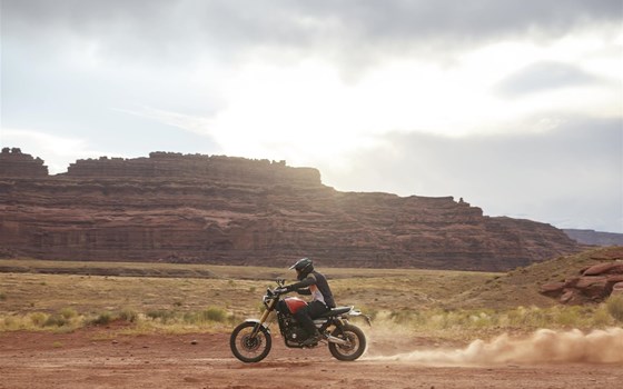 Verleihmotorrad Triumph Scrambler 1200 XE vom Händler BAHROS BIKE BUDE GmbH, TRIUMPH Berlin Süd, Can-Am Berlin - Bild 5 Verleihmotorrad Triumph Scrambler 1200 XE vom Händler BAHROS BIKE BUDE GmbH, TRIUMPH Berlin Süd, Can-Am Berlin - Bild 5