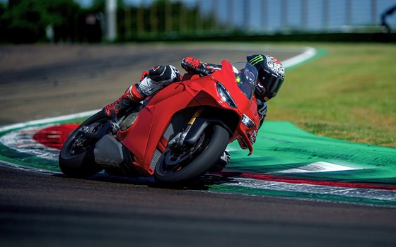 Verleihmotorrad Ducati Panigale V4 S vom Händler Witten u. Weber oHG - Bild 3 Verleihmotorrad Ducati Panigale V4 S vom Händler Witten u. Weber oHG - Bild 3