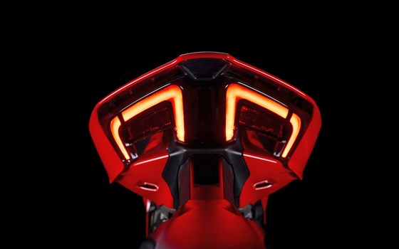 Verleihmotorrad Ducati Panigale V4 S vom Händler Witten u. Weber oHG - Bild 4 Verleihmotorrad Ducati Panigale V4 S vom Händler Witten u. Weber oHG - Bild 4