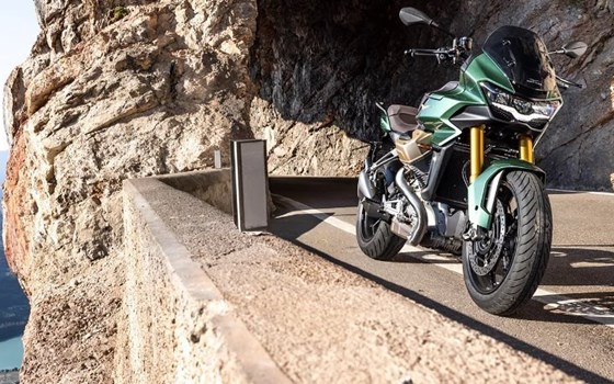 Verleihmotorrad Moto Guzzi V100 Mandello S vom Händler Witten u. Weber oHG - Bild 5 Verleihmotorrad Moto Guzzi V100 Mandello S vom Händler Witten u. Weber oHG - Bild 5