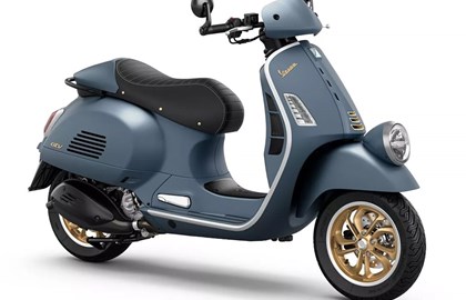 Leihmotorrad Vespa GTV 310 Officina 8