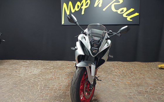 Verleihmotorrad Suzuki GSX-8R vom Händler Mop ´n Roll GmbH - Bild 3 Verleihmotorrad Suzuki GSX-8R vom Händler Mop ´n Roll GmbH - Bild 3