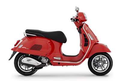 Leihmotorrad Vespa GTS 310 Super