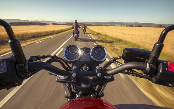 Verleihmotorrad Kawasaki Z650 RS vom Händler Lübkemann + Sievers GmbH - Bild 11 Verleihmotorrad Kawasaki Z650 RS vom Händler Lübkemann + Sievers GmbH - Bild 11
