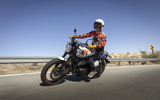 Verleihmotorrad Royal Enfield Bear 650 vom Händler Lübkemann + Sievers GmbH - Bild 3 Verleihmotorrad Royal Enfield Bear 650 vom Händler Lübkemann + Sievers GmbH - Bild 3