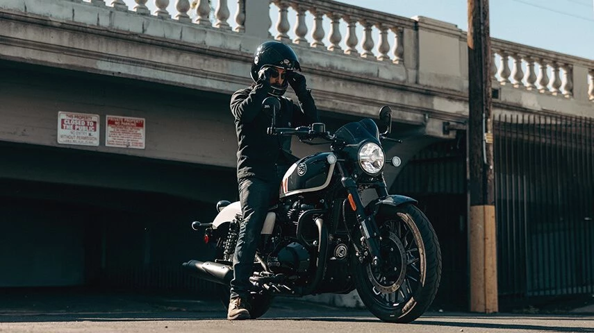 Verleihmotorrad Royal Enfield Shotgun 650 vom Händler Lübkemann + Sievers GmbH Bild 15: Verleihmotorrad Royal Enfield Shotgun 650 vom Händler Lübkemann + Sievers GmbH