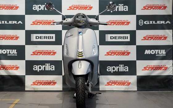 Verleihmotorrad Vespa Primavera Tech 125 vom Händler Zweirad Schira Inh. Uwe Schütze e.K. - Bild 3 Verleihmotorrad Vespa Primavera Tech 125 vom Händler Zweirad Schira Inh. Uwe Schütze e.K. - Bild 3