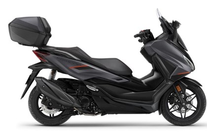 Leihmotorrad Honda Forza 350