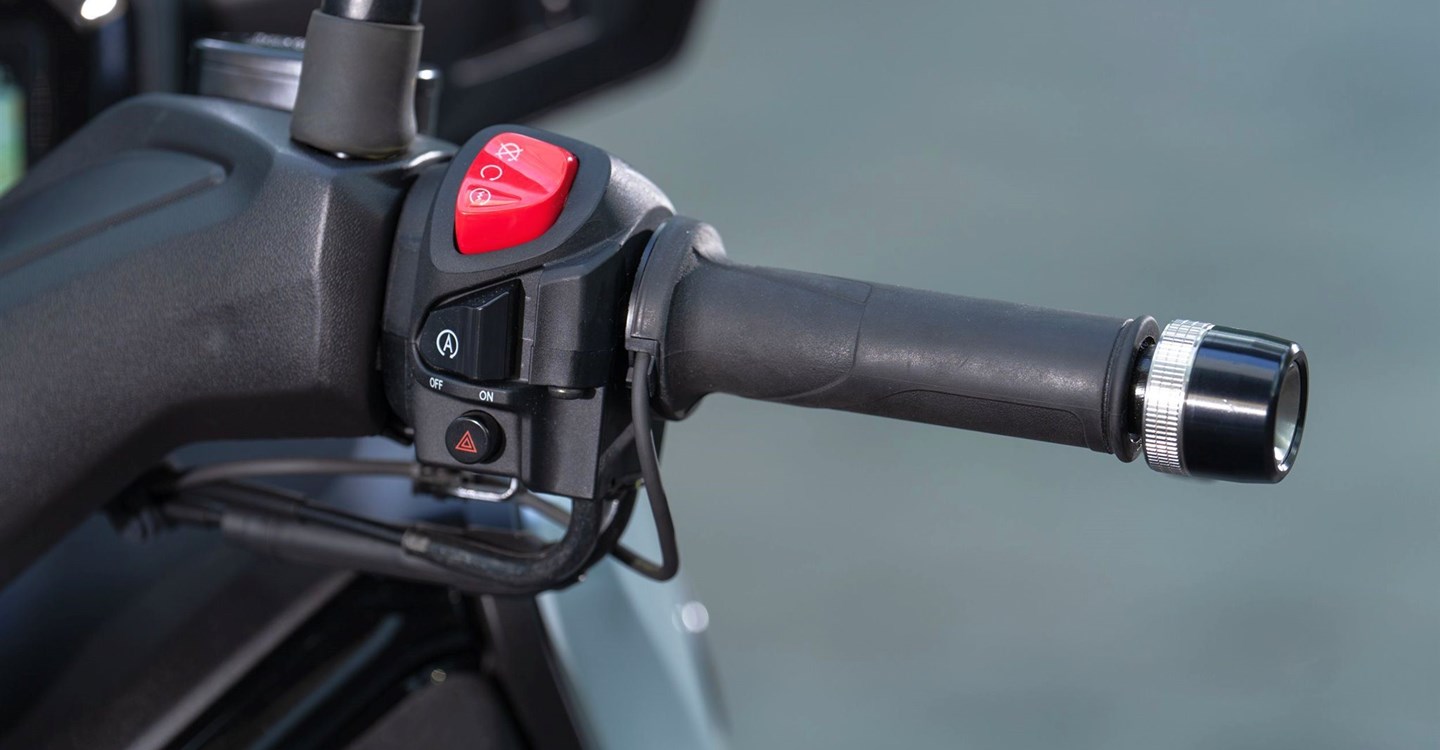 Verleihmotorrad Yamaha XMAX 125 Tech MAX+ vom Händler Zweirad Center Gawelleck