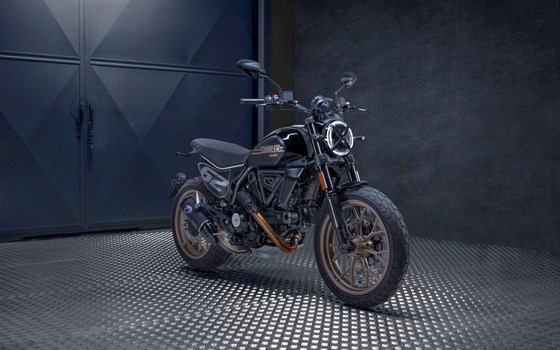 Verleihmotorrad Ducati Scrambler Full Throttle vom Händler Schlickel Motorrad Handels GmbH - Bild 17 Verleihmotorrad Ducati Scrambler Full Throttle vom Händler Schlickel Motorrad Handels GmbH - Bild 17