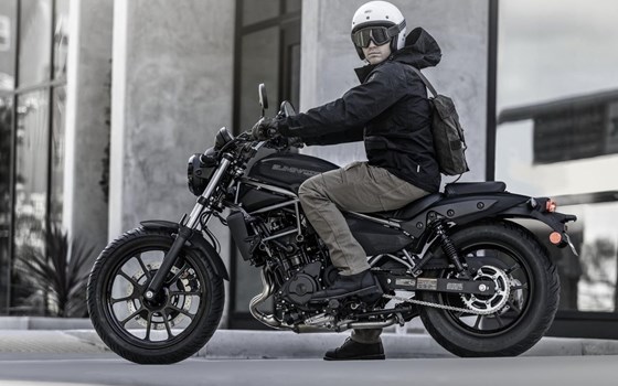 Verleihmotorrad Kawasaki Eliminator 500 vom Händler Heinrich GmbH - Bild 7 Verleihmotorrad Kawasaki Eliminator 500 vom Händler Heinrich GmbH - Bild 7
