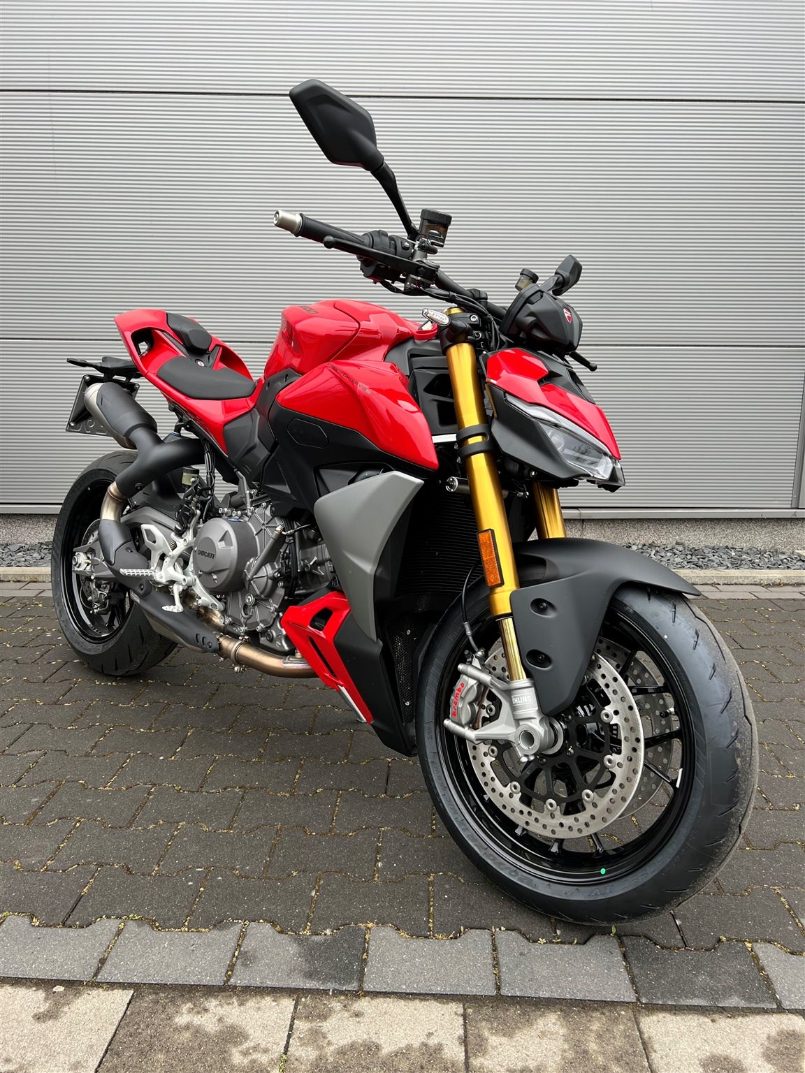 Ducati Streetfighter V2