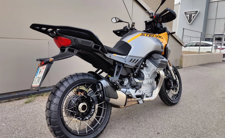 Verleihmotorrad Moto Guzzi Stelvio vom Händler IL MOTO  Motorradhandel und Reparaturwerkstätte GesmbH Bild 4: Verleihmotorrad Moto Guzzi Stelvio vom Händler IL MOTO  Motorradhandel und Reparaturwerkstätte GesmbH