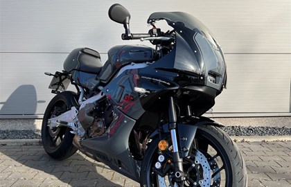 Leihmotorrad Yamaha XSR900 GP