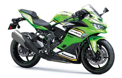 Leihmotorrad Kawasaki Ninja ZX-4RR