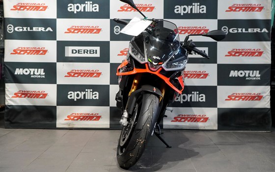 Verleihmotorrad Aprilia Tuono V4 1100 Factory vom Händler Zweirad Schira Inh. Uwe Schütze e.K. - Bild 2 Verleihmotorrad Aprilia Tuono V4 1100 Factory vom Händler Zweirad Schira Inh. Uwe Schütze e.K. - Bild 2