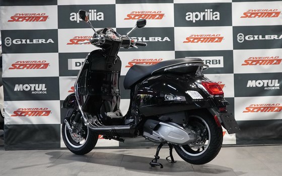 Verleihmotorrad Vespa GTS 310 Super vom Händler Zweirad Schira Inh. Uwe Schütze e.K. - Bild 8 Verleihmotorrad Vespa GTS 310 Super vom Händler Zweirad Schira Inh. Uwe Schütze e.K. - Bild 8