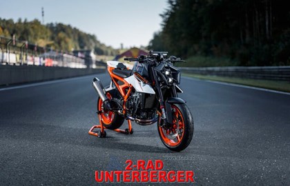 Moto a noleggio KTM 990 Duke R