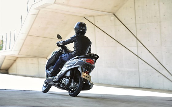 Verleihmotorrad Suzuki Burgman Street 125EX vom Händler Moto Studio Thomas Holtz - Bild 12 Verleihmotorrad Suzuki Burgman Street 125EX vom Händler Moto Studio Thomas Holtz - Bild 12