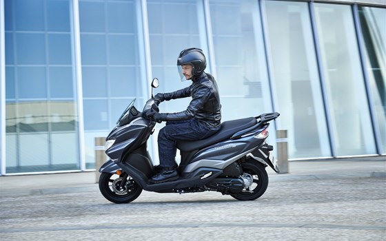 Verleihmotorrad Suzuki Burgman Street 125EX vom Händler Moto Studio Thomas Holtz - Bild 13 Verleihmotorrad Suzuki Burgman Street 125EX vom Händler Moto Studio Thomas Holtz - Bild 13