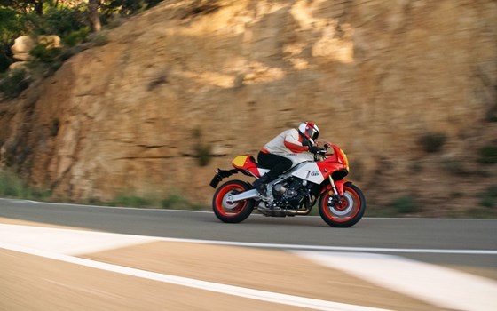 Verleihmotorrad Yamaha XSR900 GP vom Händler Zweiradzentrum Rhein-Ruhr West GmbH - Bild 3 Verleihmotorrad Yamaha XSR900 GP vom Händler Zweiradzentrum Rhein-Ruhr West GmbH - Bild 3
